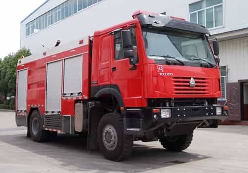 重汽四驅(qū)5.5噸水罐消防車